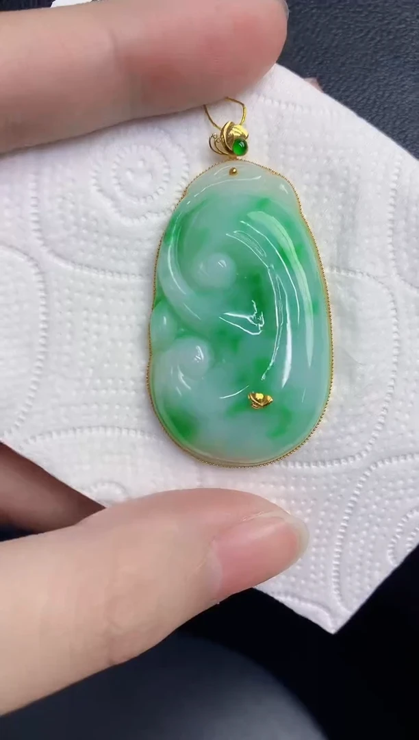 颈饰18K金镶嵌翡翠天然翡翠缅甸A货