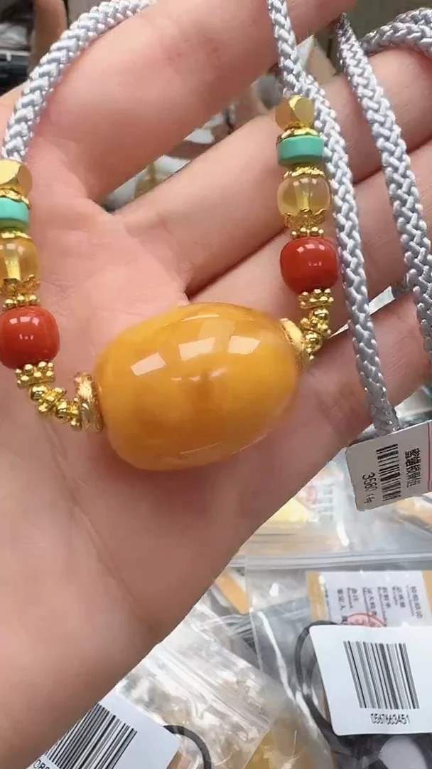 裸石琥珀未镶嵌如图