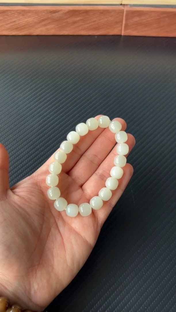 未镶嵌手串和田玉黑山微色差卡9*10j