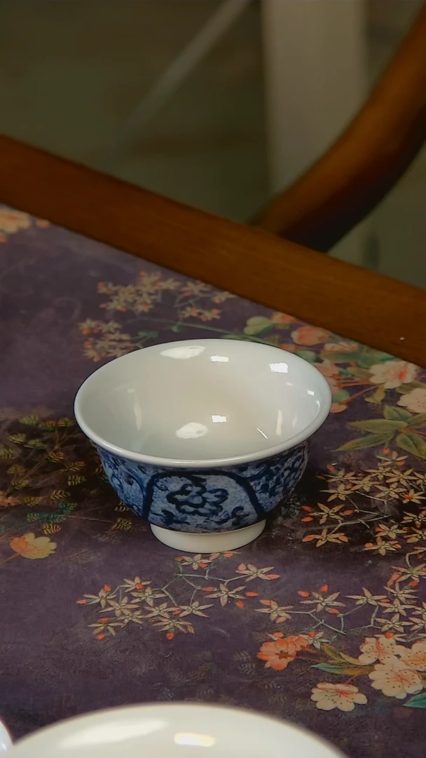 杯手工手绘杯杯很美丽