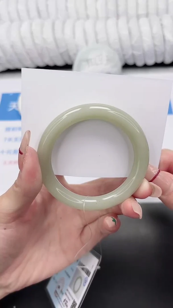 未镶嵌手镯石英质玉42-54.2DY