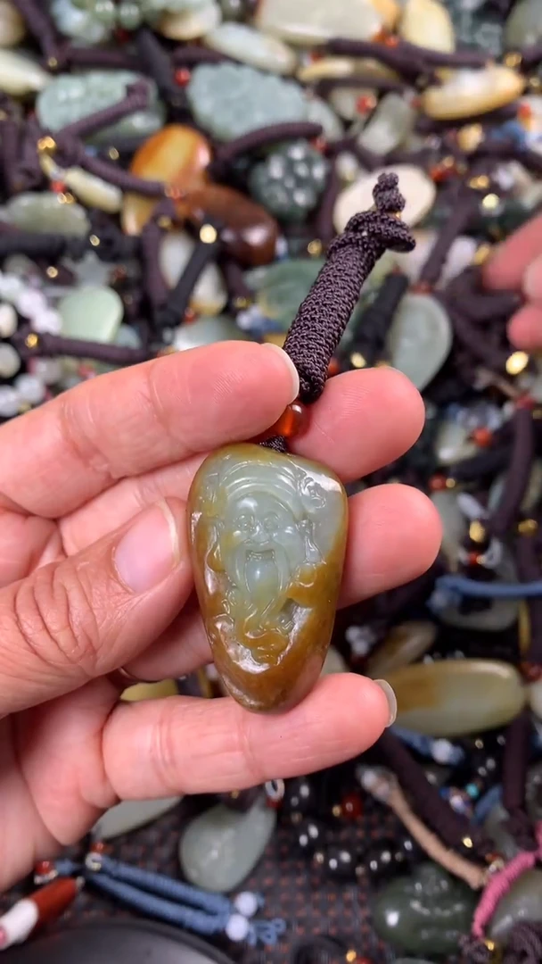 【闪购商品】和田玉颈饰未镶嵌多样性发货没有证书拍一发一有瑕