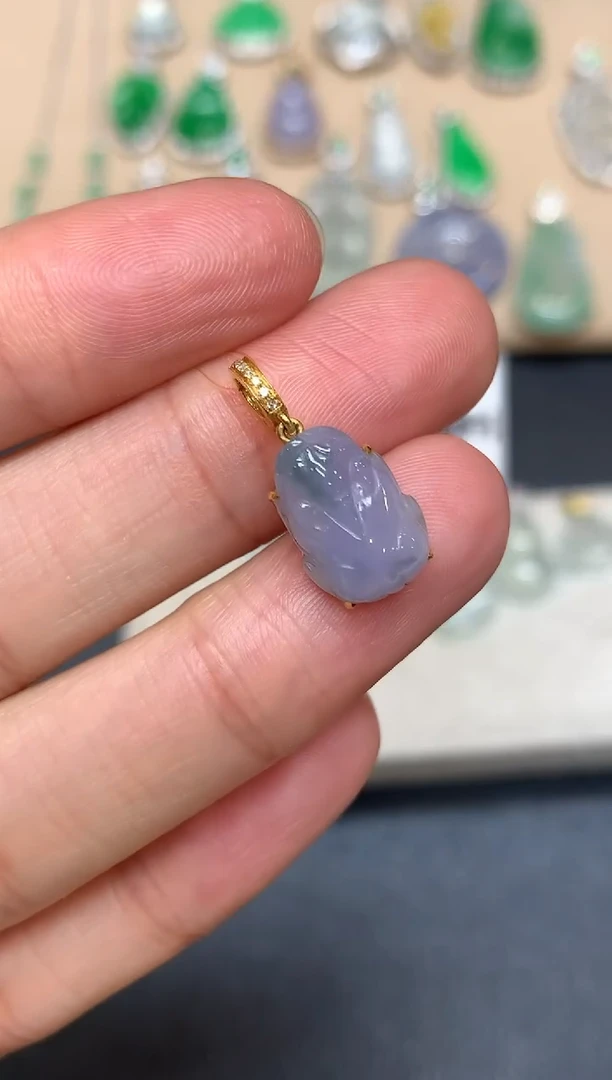 颈饰18K金镶嵌翡翠貔貅【无服务费