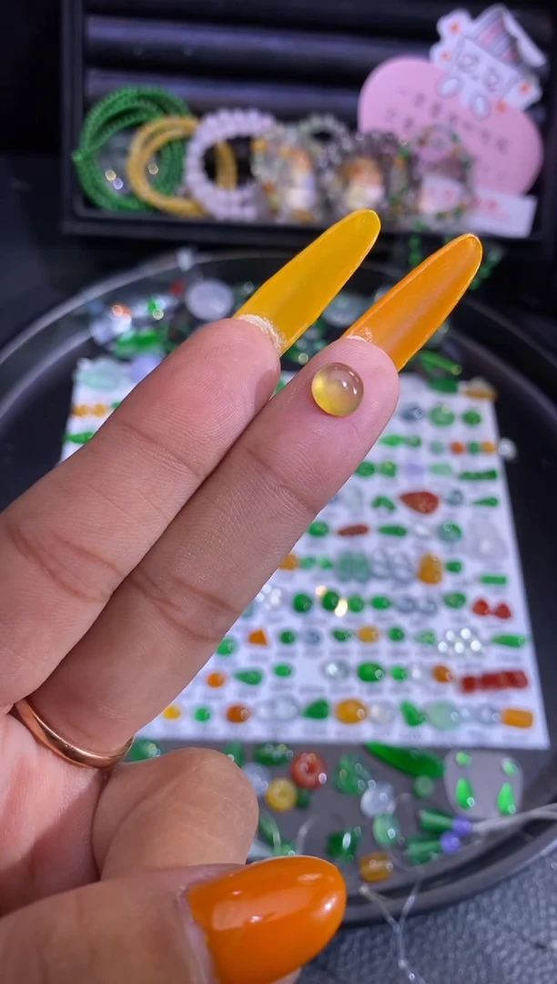 未镶嵌挂件翡翠蛋