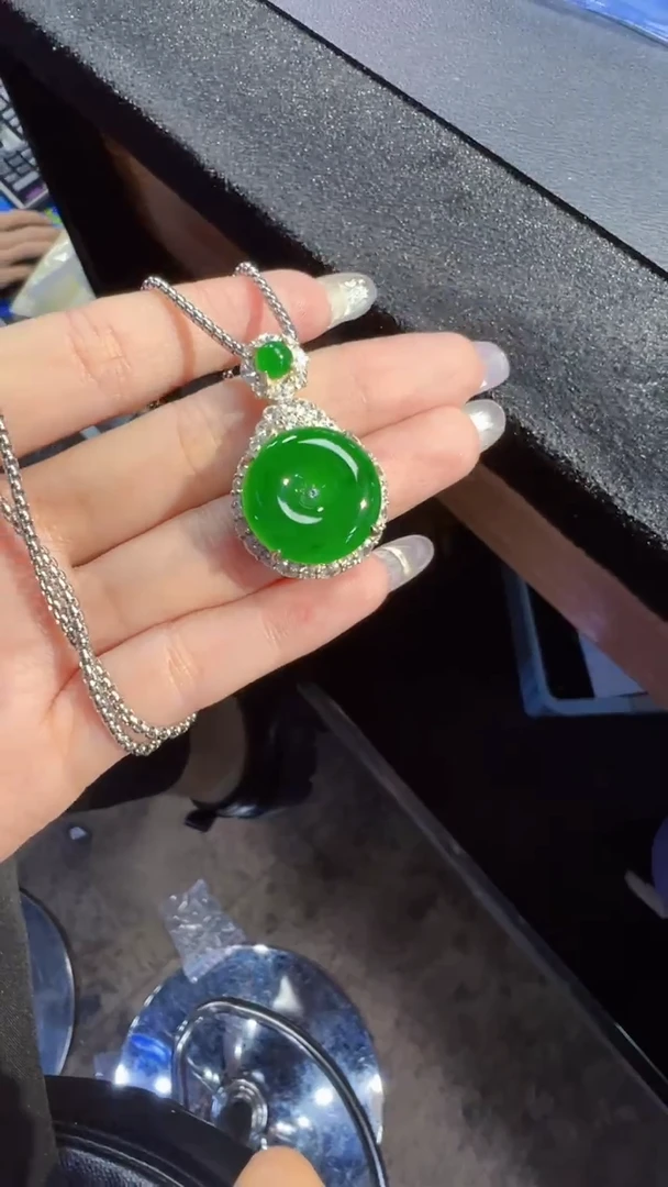 定制翡翠未镶嵌平安扣1