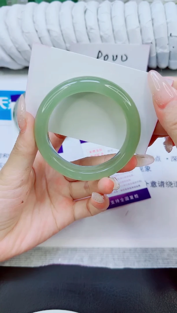 未镶嵌手镯石英质玉57/52