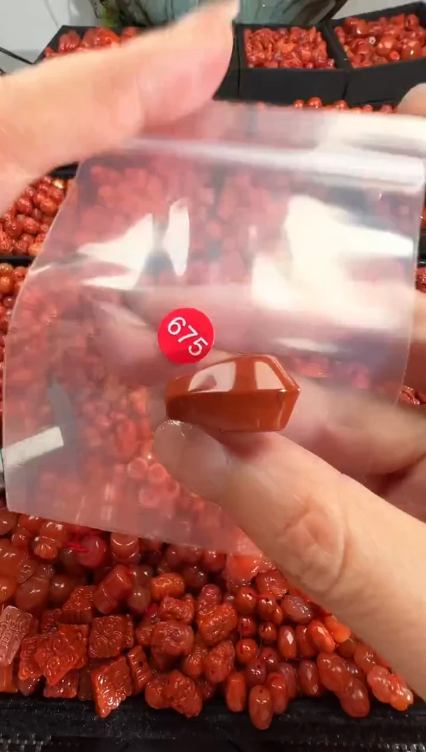 颈饰钛钢南红玛瑙1