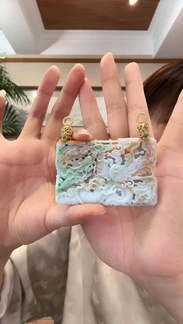 翡翠未镶嵌颈饰国风