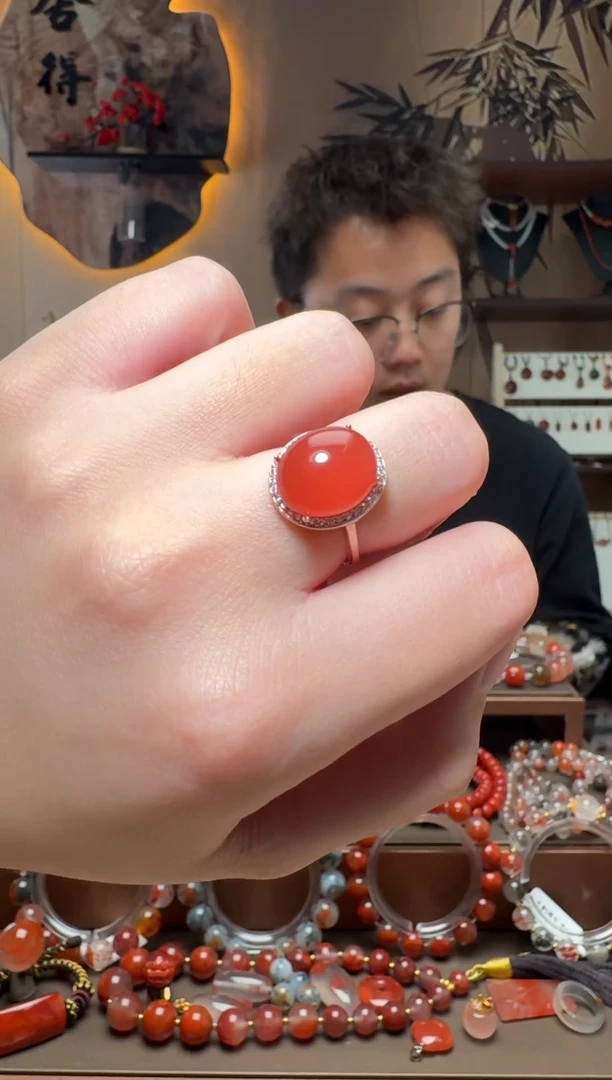 未镶嵌原矿无优化无注胶戒指南红玛瑙一个