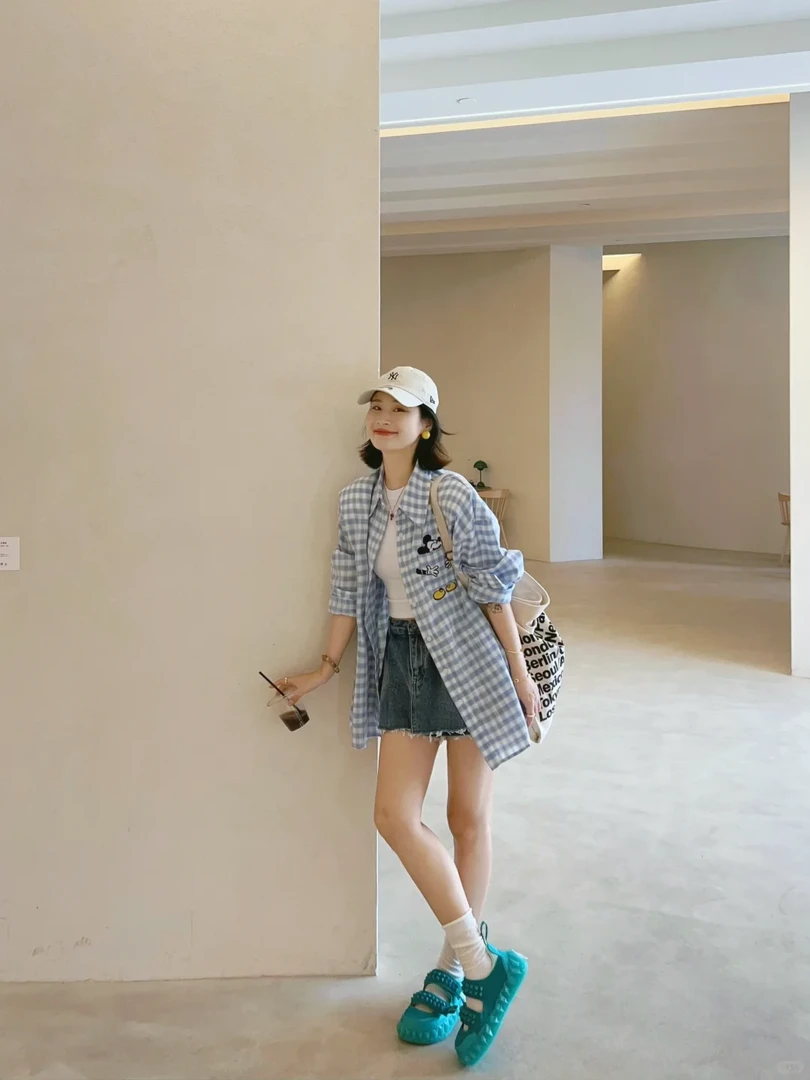 夏季一整套ootd穿搭美式宽松蓝色格子薄款衬衫搭配牛仔裙裤两件套