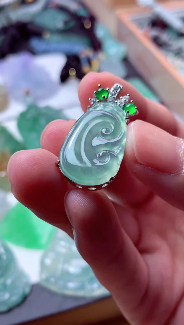 翡翠未镶嵌颈饰天然翡翠