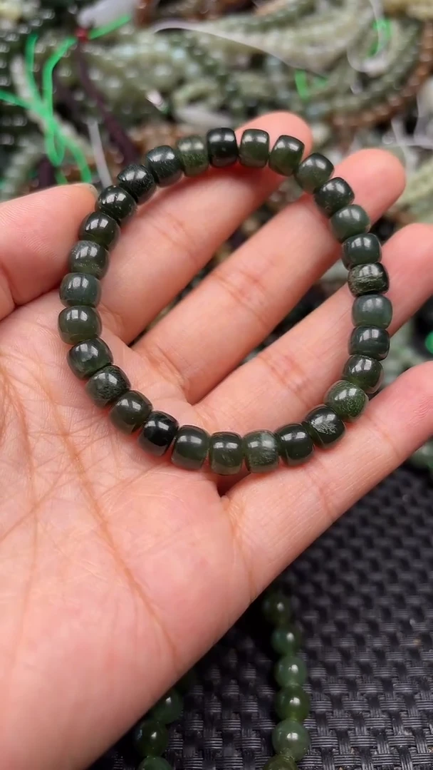 和田玉未镶嵌颈饰1