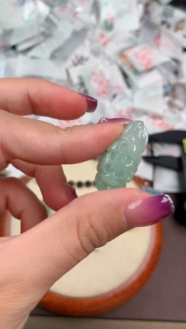 翡翠挂件未镶嵌一