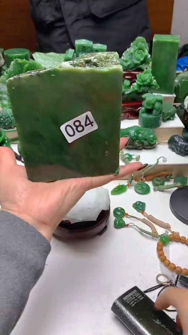 未镶嵌和田玉摆件1