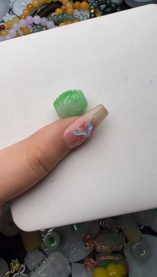 翡翠未镶嵌颈饰天然缅甸翡翠吊坠