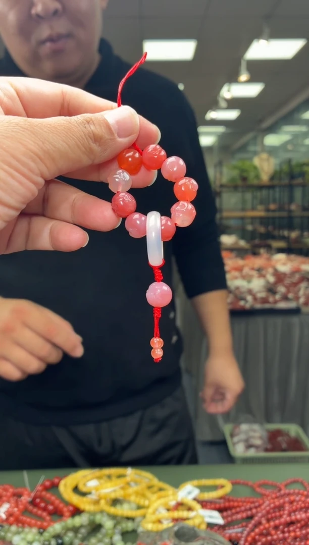 未镶嵌手机挂玛瑙/玉髓一个 多样性发货