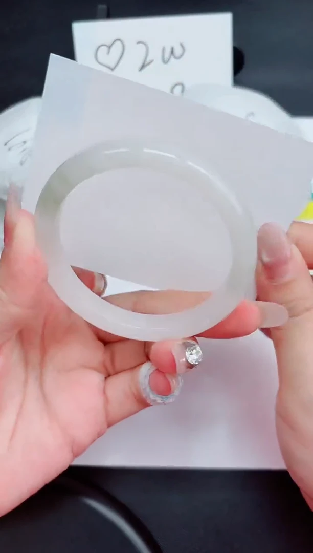 石英质玉手镯未镶嵌70-57.6