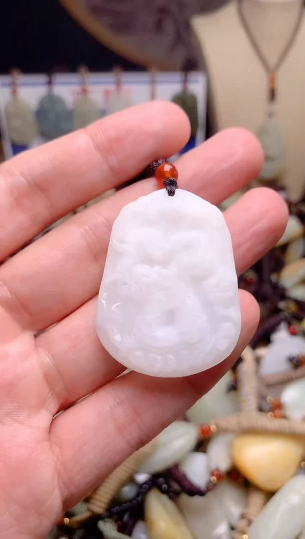 和田玉未镶嵌颈饰1