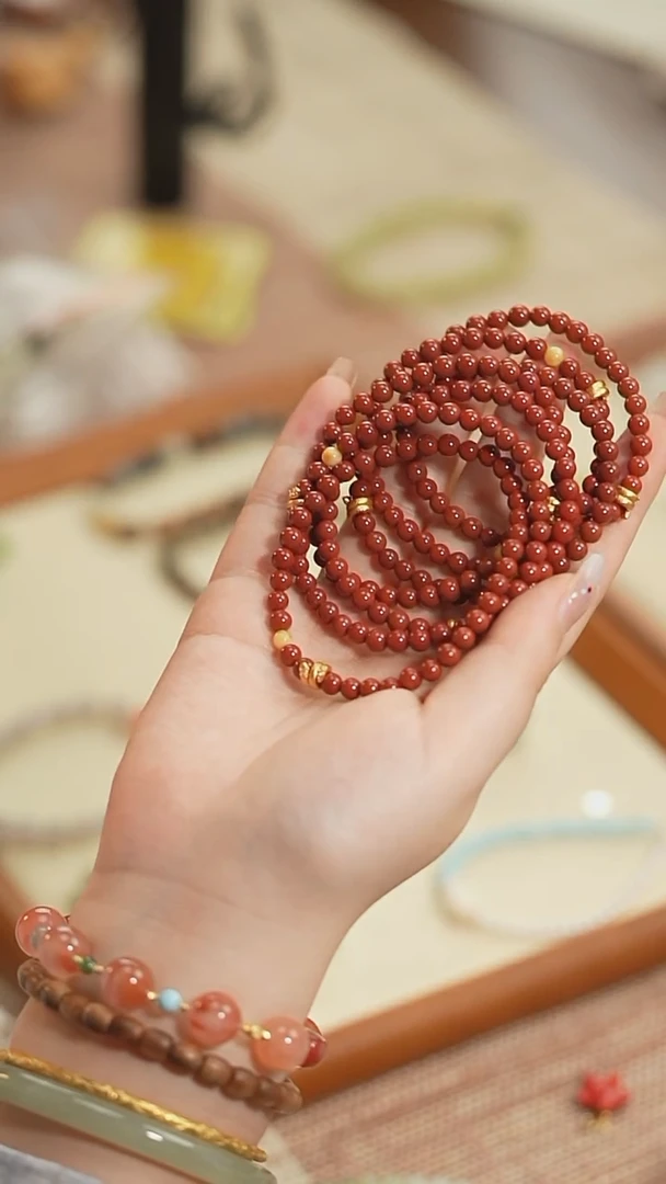 南红玛瑙手串未镶嵌南红玛瑙 蛇缠枝手串