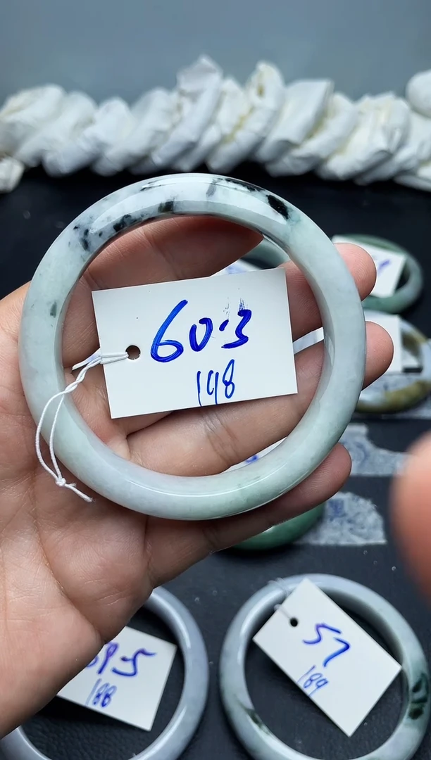 未镶嵌手镯翡翠198