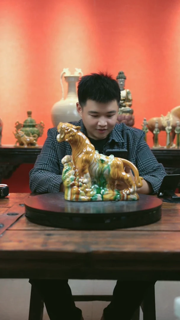 中国三彩陶瓷工艺品中国三彩陶瓷工艺品