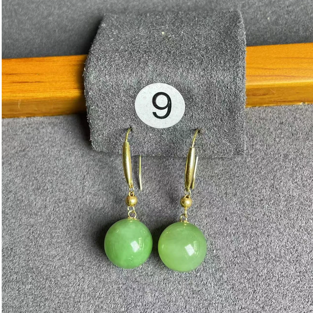 18K金镶嵌天然俄料碧玉冰阳绿色卡9mm+圆珠耳钩