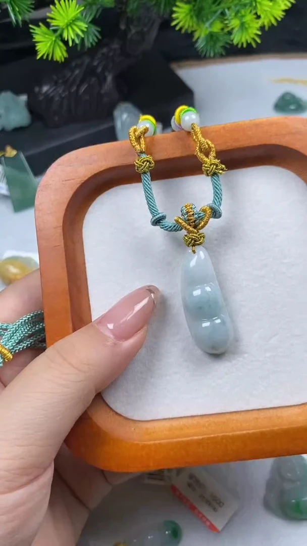 吊坠(不含链)未镶嵌翡翠天然A货翡翠