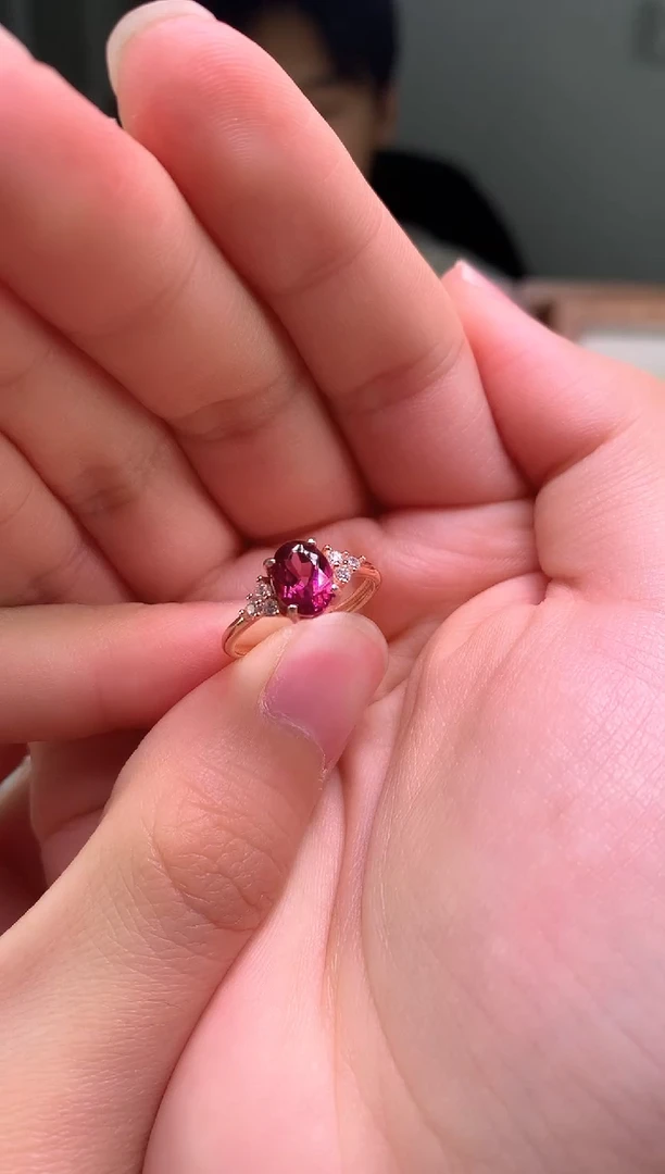 银S925镶嵌戒指石榴石....