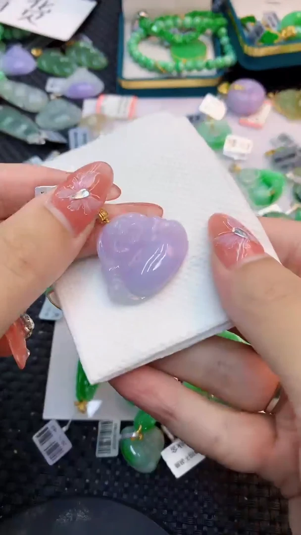 颈饰18K金镶嵌翡翠1