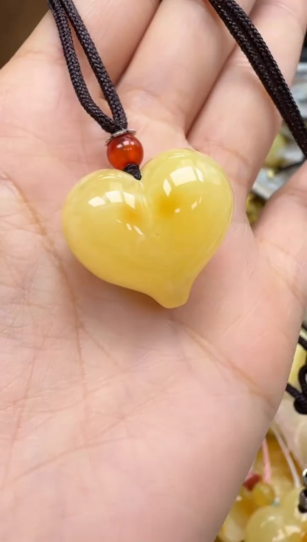 裸石琥珀未镶嵌如图