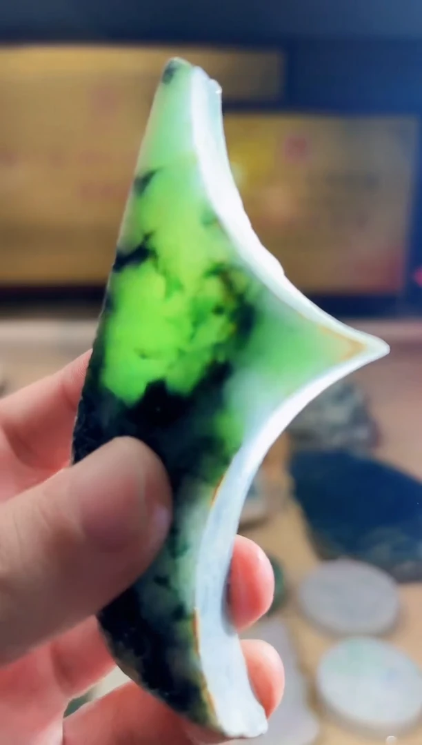 翡翠挂件未镶嵌A货张麦7871