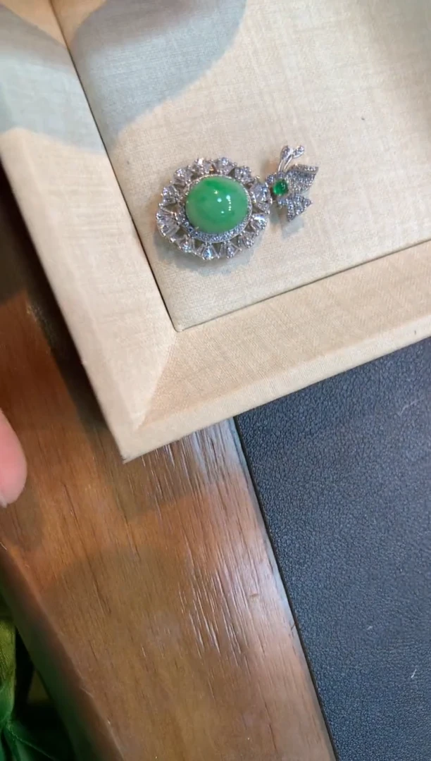 颈饰银S925镶嵌翡翠蛋面