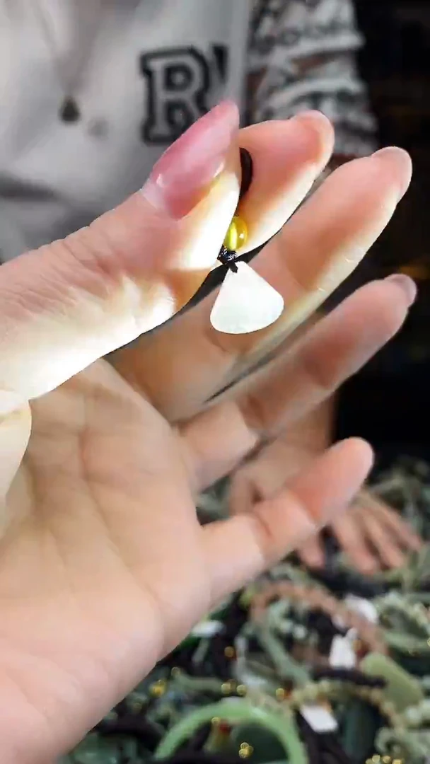 颈饰未镶嵌和田玉多样性发货，拍一发一