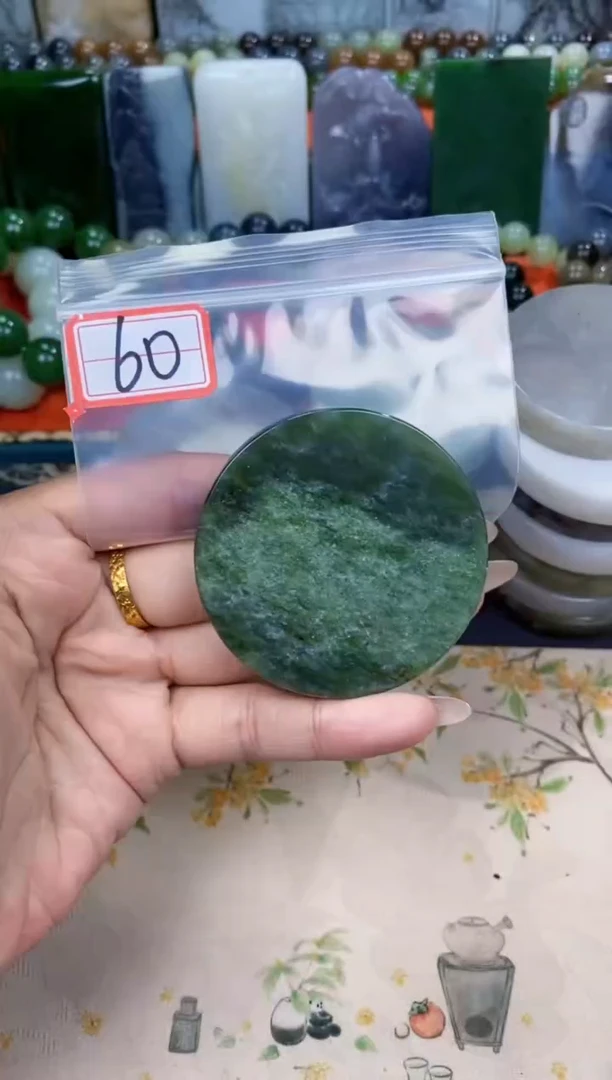 和田玉未镶嵌颈饰和田玉