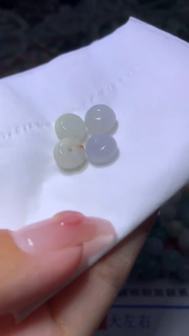 翡翠未镶嵌颈饰MXX021540