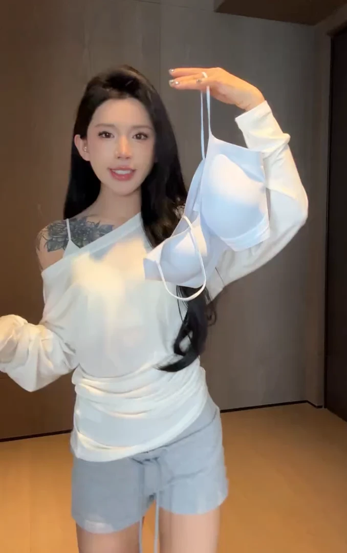 2025夏季新款超薄裸感无痕冰凉舒适一体式吊带背心上衣女