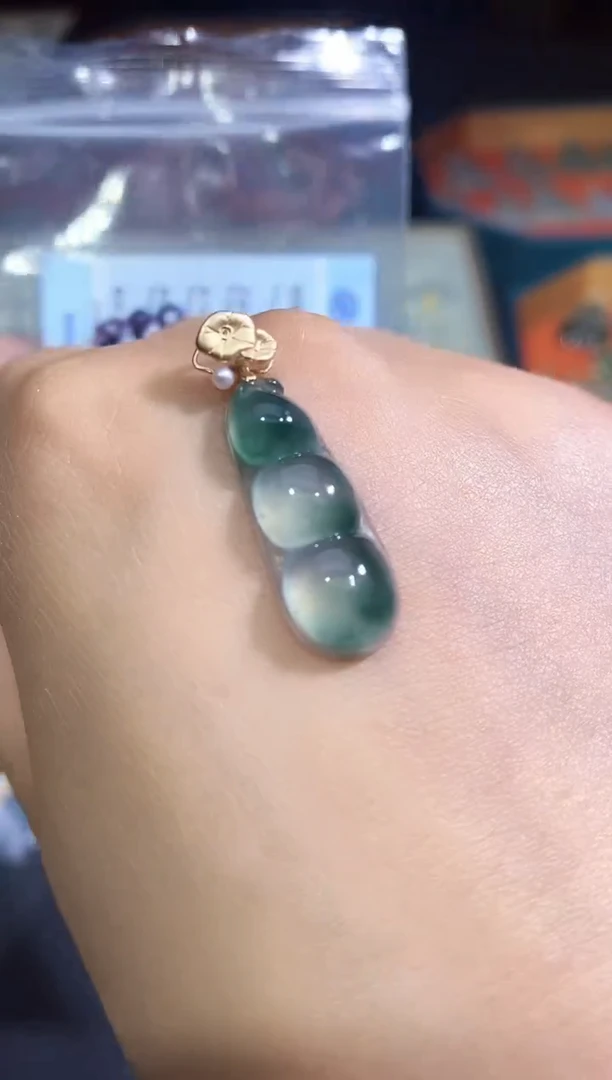 翡翠18K金镶嵌颈饰250602102
