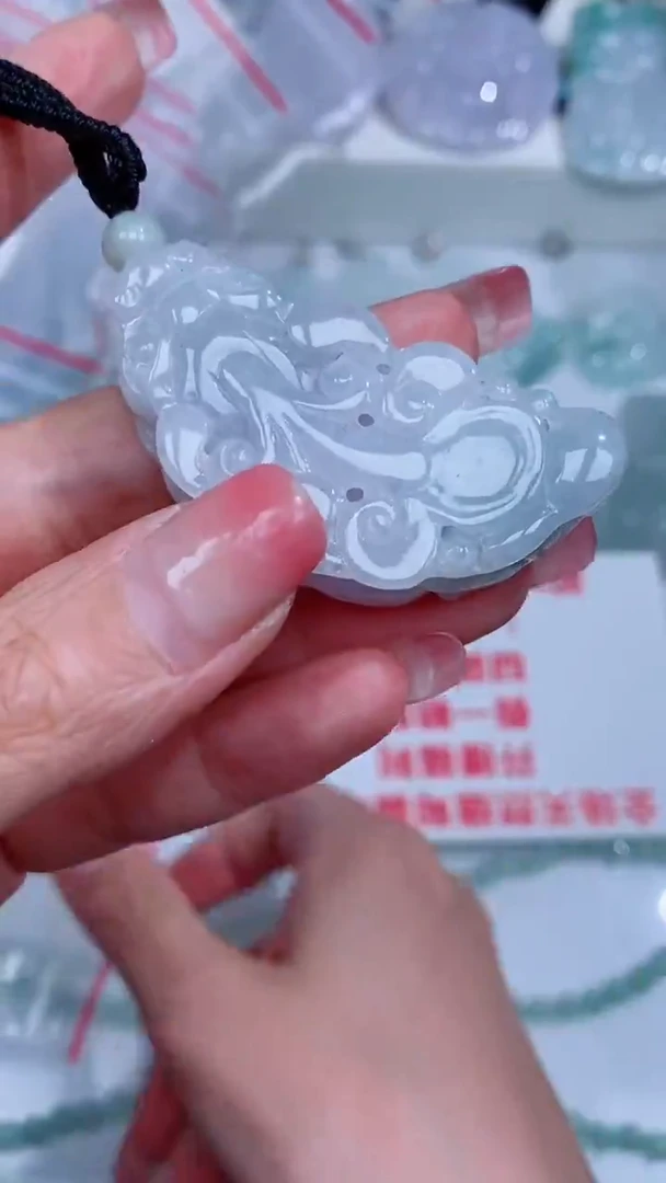翡翠未镶嵌颈饰吊坠