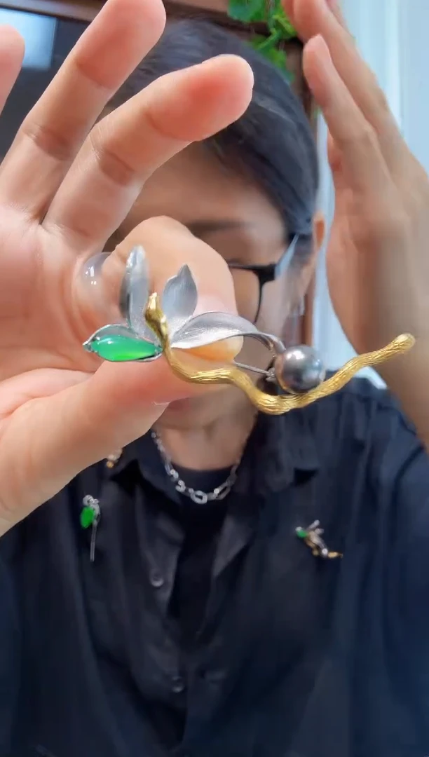 颈饰18K金镶嵌翡翠00005800