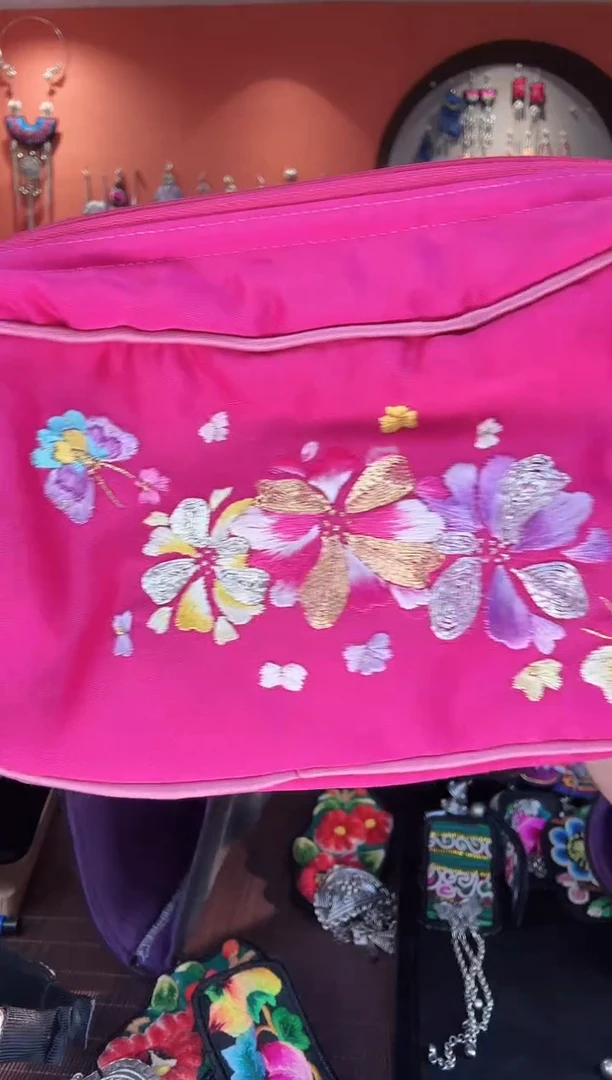 织绣手工苗绣刺绣首饰70化妆包