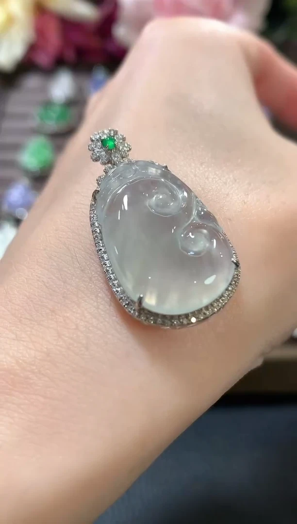 吊坠(不含链)18K金镶嵌翡翠a56