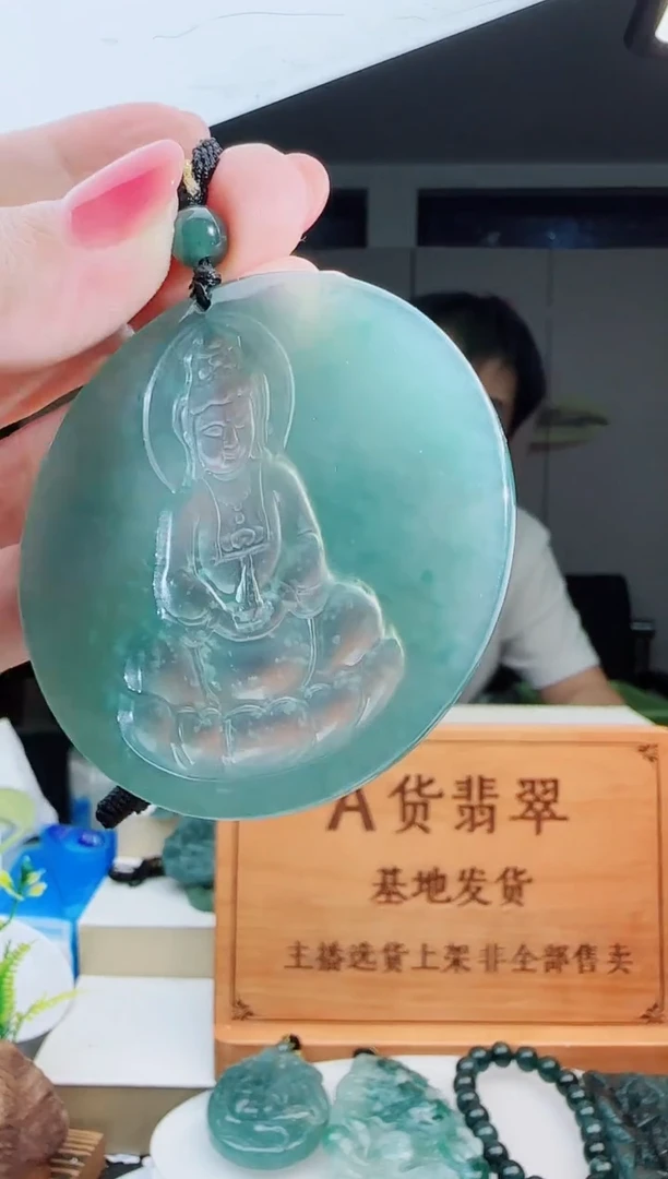 翡翠未镶嵌颈饰多样性发其中一