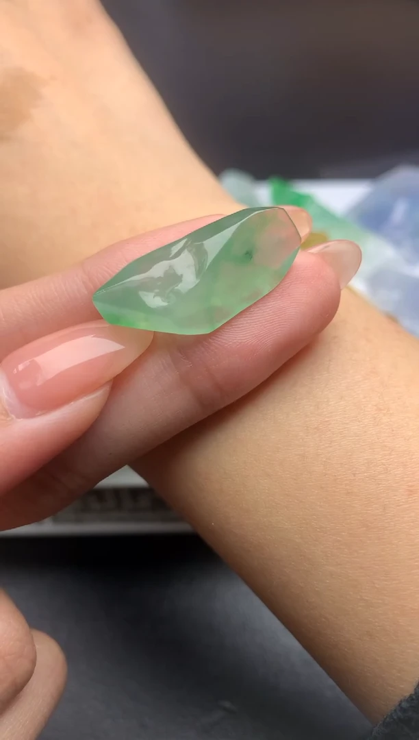 【闪购商品】翡翠颈饰未镶嵌净货