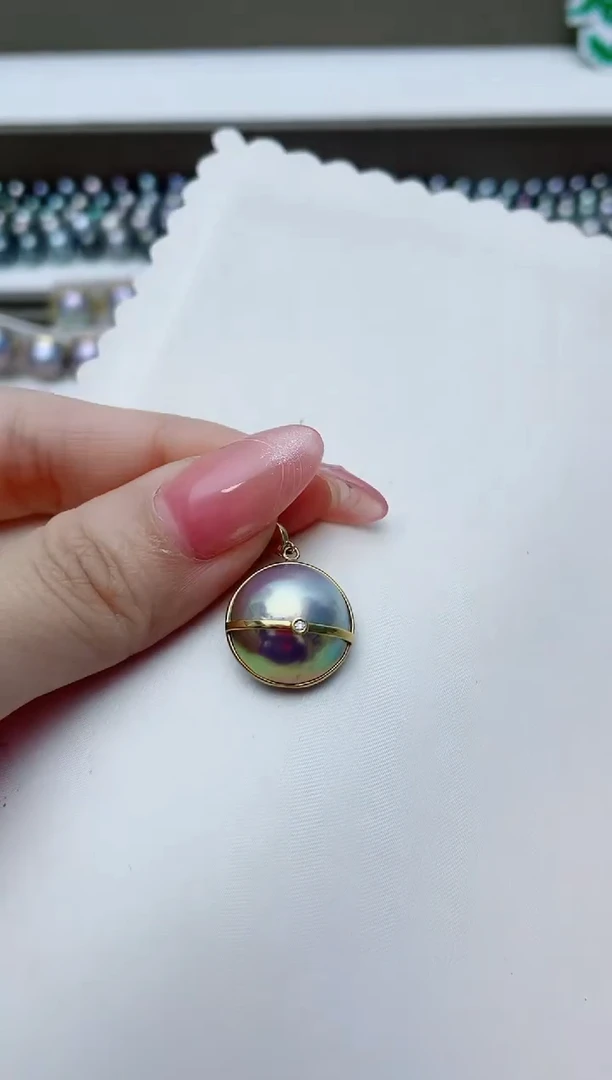 18K金镶嵌颈饰拼合珍珠（马贝珠）A19