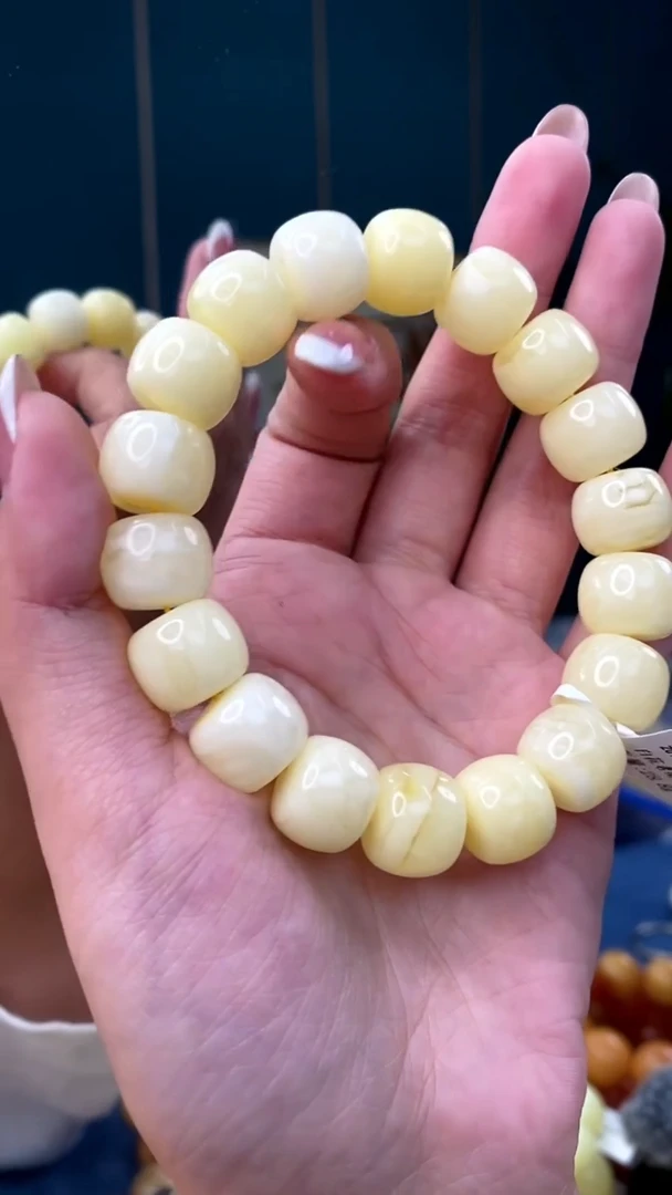 裸石琥珀未镶嵌12/4多样性发其一88