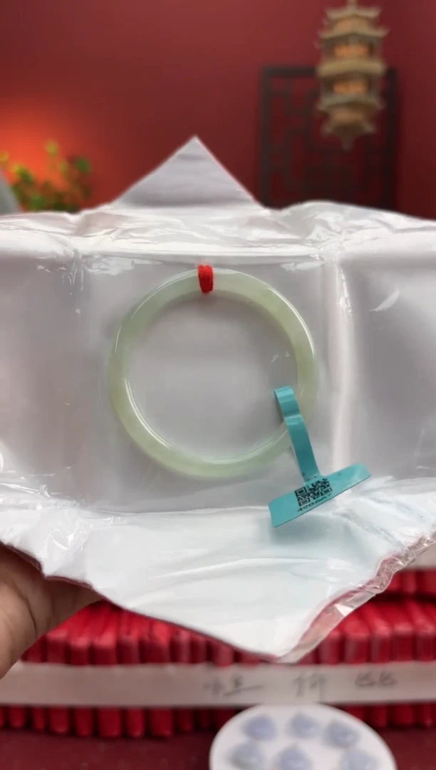 未镶嵌手镯（圆镯）翡翠翡翠手镯5