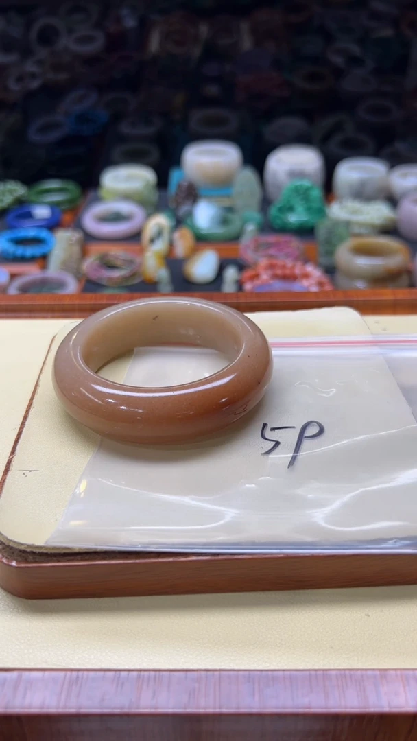 石英质玉手镯未镶嵌马*杯059