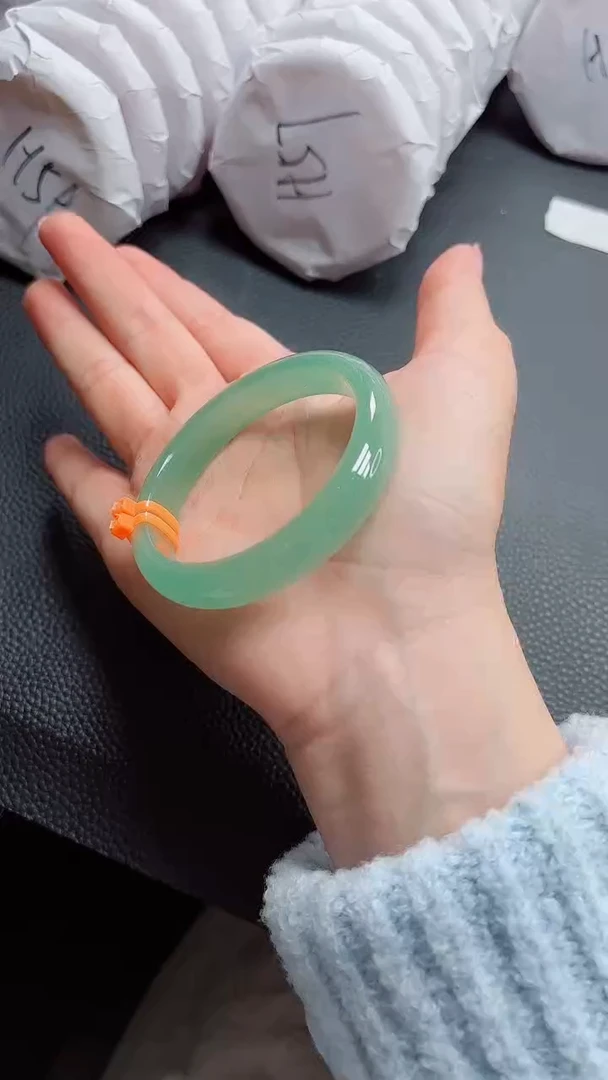 【闪购商品】石英质玉手镯未镶嵌435