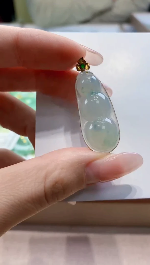 颈饰18K金镶嵌翡翠 天然缅甸a货翡翠