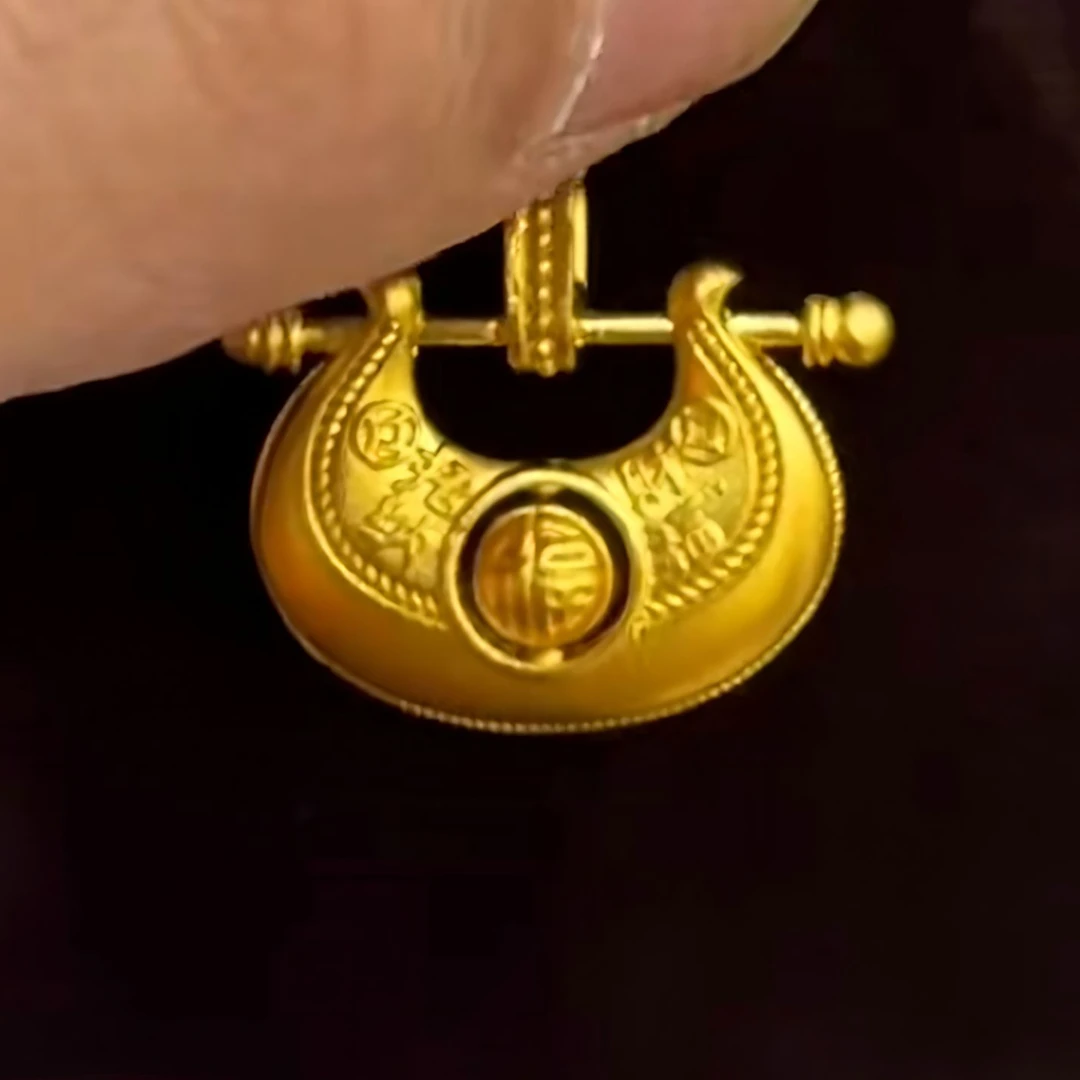 水贝黄金金祥云纹元宝锁包项链吊坠足金999首饰精工手艺